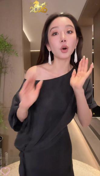 夏天的百搭耳环,一款搞定所有场合!
【珠環】珍珠流苏自带温柔贵气感,不挑风格,搭通勤装干练,搭约会装温柔,搭礼服也很合适。
质感高级,日常、轻聚会、正式场合都能戴,不用费心搭配,戴上就有格调✨
#李慧儿同款 #耳环 #耳饰 #气质耳饰 #520被爱看见