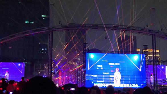 改编的异类太帅了 狠狠的小画家#华晨宇 #华晨宇火星演唱会