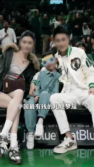 有些包一上手,就知道是为大场面生的,沉稳里透着贵气。#包包#包包推荐#包包控#包包种草#明星同款