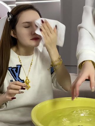 油腻、毛孔堵塞、暗沉?一瓶解决,快速恢复肌肤清爽状态!#好物分享护肤 #每日护肤