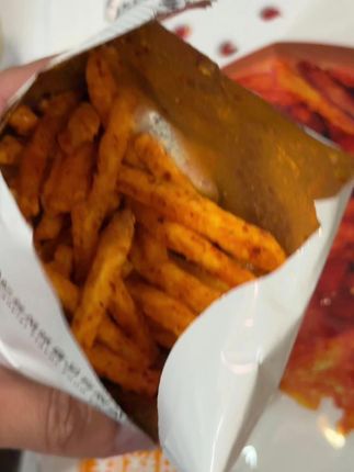 吃了一包,能忍住不吃第二包算我输#我家小吃货 #办公室小零食#杨迪给粉丝发零食