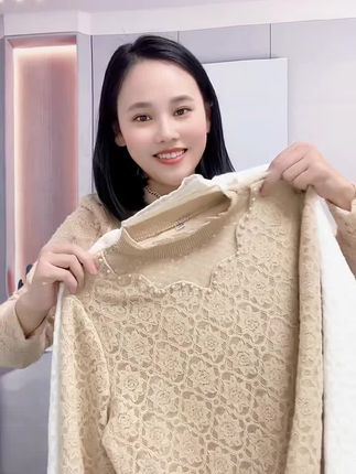 #小香风穿搭 #时尚打底衫 #减龄气质 #秋冬穿搭 #蕾丝打底衫