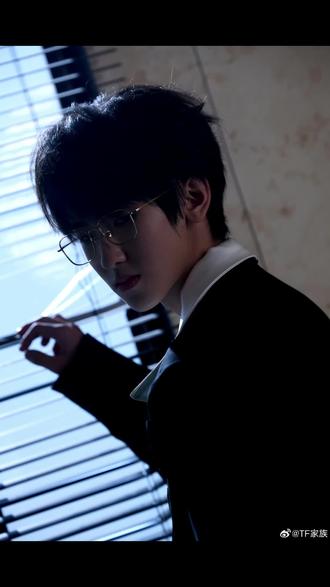 2月9日左奇函gh语音更新:现在其实已经拍完啦😄我要去睡觉咯。看来奇奇发现大家对他的头发很在意,亲自来安慰大家啦#左奇函 #语音 #TF家族 #TF家族四代