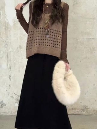 孕妇装秋季套装时尚韩版气质蕾丝上衣镂空针织马甲显瘦毛呢半身裙