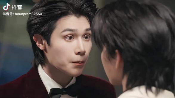 阴暗占有欲强还搞强制的居然是右边#福福桃桃#最新剧泰剧vesterday# 第3集红色法拉利。