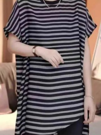 #简约穿搭 #夏季穿搭 #减龄气质 #谁穿谁好看 #面料舒适透气 @巨量千川