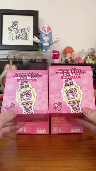 Hello kitty 甜心豹表❗️❗️辣妹✨千禧时代味道 第二弹来袭
豹纹千禧年~❤️⌚️
总共有5种设计&12种撞色组合😍
哈哈🏃
#抖音风格实验室#hellokitty甜心豹表 #hellokitty盲盒
#hellokitty周边