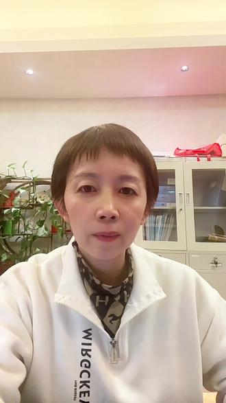 54岁阿姨三步教会你用AI,工作团购生活都能用!
#54岁学AI #AI实用技巧 #豆包教程 #中老年学AI