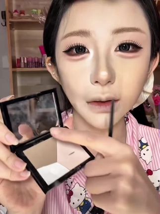 跟着goss大师学面部提亮! 搭配这个便宜大容量修容盘~#化妆技巧 #高光修容 #提亮 #干货分享 #新手化妆