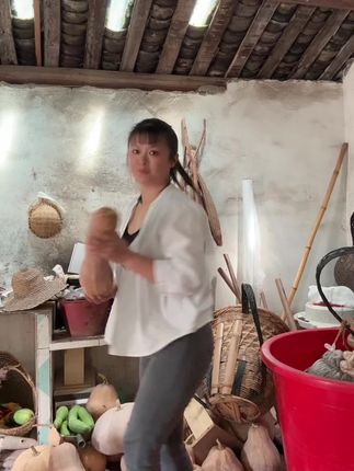 跟我过粗茶淡饭的日子你愿意吗#山里白族姑娘