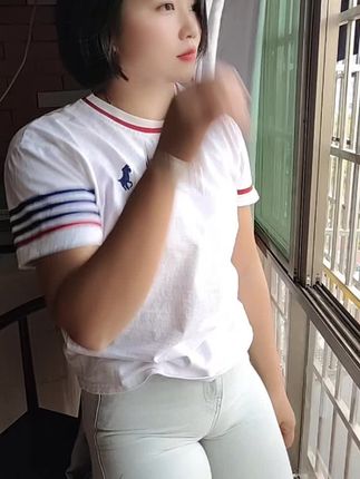 #是不是累了还是上火了,额头老是长个大痘痘