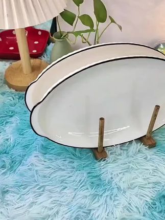 家里缺大鱼盘的姐妹看过来,纯白陶瓷,简约大气,陶瓷很厚实,还是釉下彩工艺,13英寸大尺寸,太香了#鱼盘 #大鱼盘