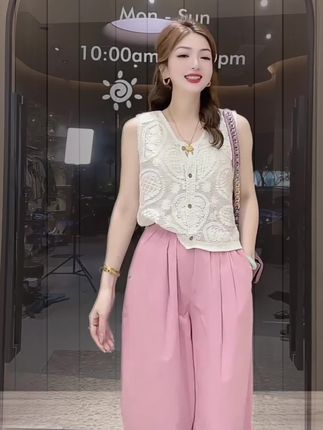 #夏季穿搭 #高级感穿搭 #初夏的味道 #街拍小姐姐穿搭秀
