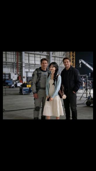 AI带我走进世界著名电影片场 #AI六边形战士 #AI成片创作 #音画直出 #即梦AI