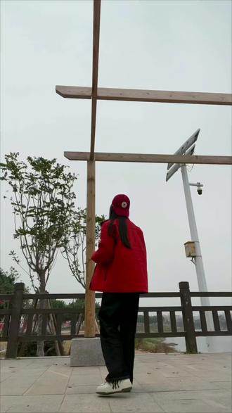 现学现拍!#张函瑞进行曲 #TF家族 #翻跳