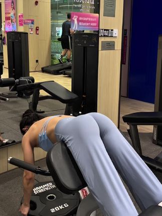 也是我喜欢的练背动作之一,山羊挺身划船,我一般都是拿来收尾的#背部训练#动作分享#YEOREO