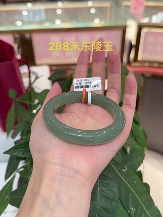 #东陵玉 东陵玉,你是我的神🧎♀️ 两张多就能拥有的和田玉平替✨✨ 真的美到无心上班❤️❤️❤️❤️