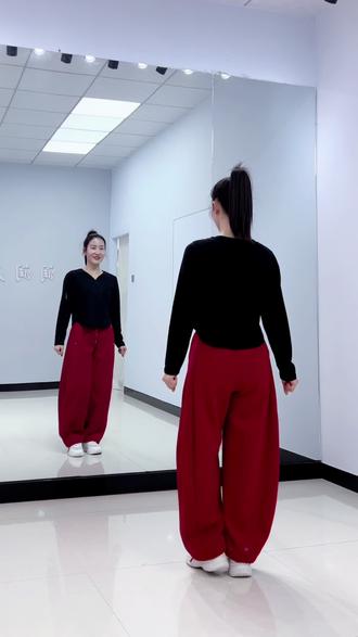 《青山巅》0.8倍速跟练#润润广场舞队 #青山巅