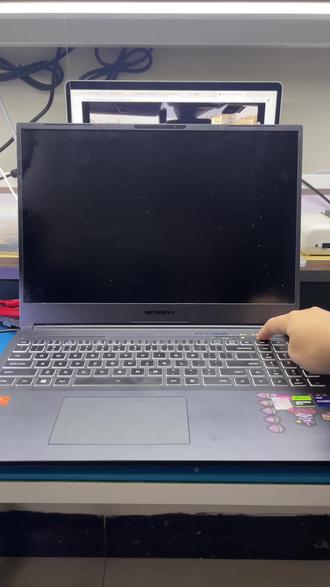 机械革命旷世16Pro通电指示灯亮屏幕不显维修#机械革命 #机械革命旷世16pro #笔记本维修 #日常分享 #芯片级维修