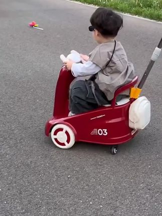 #喜提爱车#儿童电动车 #旋转漂移碰碰车#儿童礼物#宝妈推荐