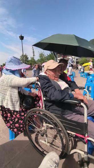 #把民族文化搬上舞台 李伯清来昭化古城,演出人山人海的