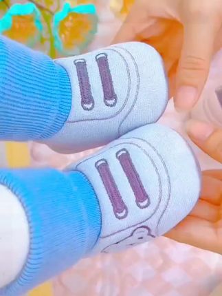 #我要上热门#小婴儿 软底学步鞋,天气凉了宝宝小脚不能凉,提前准备了这款#婴儿软底学步鞋。柔软舒适感超强