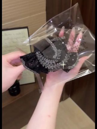 #爱了爱了 #头饰发夹上档次 #美出新高度 #高级感 #名媛气质