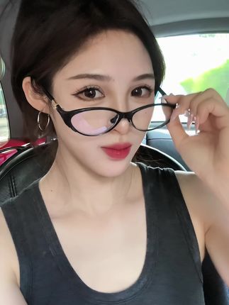素颜也能美美出门的秘密武器!超轻黑框小猫眼眼镜 想戴好看的眼镜却没合适选择?这款定制成品光学镜帮你解决!#近视眼镜#眼镜#防蓝光眼镜#素颜神器#我的七夕不出错清单