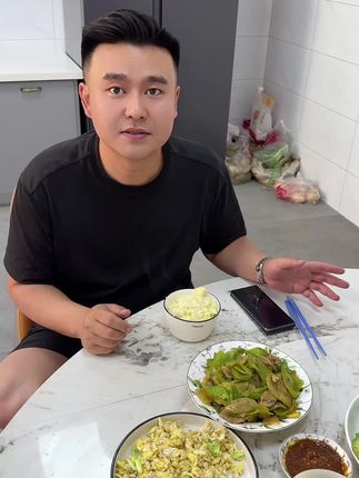 #美食 #蘸酱菜 #虾酱豆腐 #虾酱 炎炎夏日谁家不吃点蘸酱菜