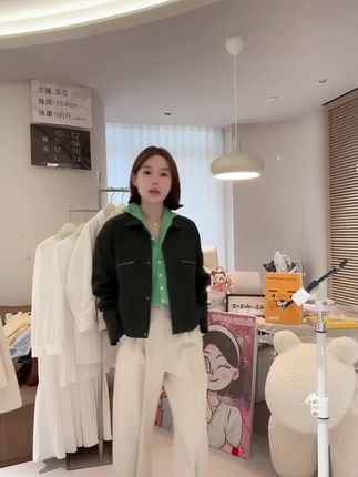 少年感极简长袖短外套#休闲舒适 #最美的年龄做最美的自己 #穿搭女装 #休闲系列 #时尚穿搭