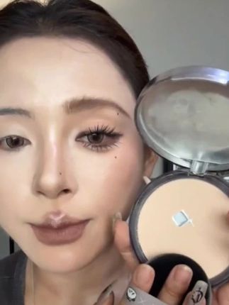 美诺21g大容量定妆粉饼定出轻薄底妆,巨巨巨巨巨巨巨好用,一整天不会脱妆#美妆 #美妆种草 #美妆好物 #定妆 #定妆粉底液