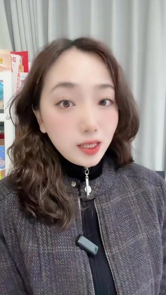 和好友一起解锁二加一聊天模式养出专属 AI 精灵 #多闪app #小火人AI聊天 #多闪