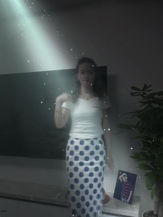 曲上头,词入心,听不懂,也唱不来!只会跳🙈🙈感觉对了就行🤣🤣心情瞬间美美
