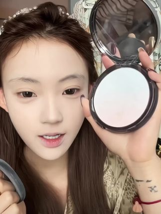 渐变色的粉饼你见过吗?!好气色+提亮+控油+柔焦全都拿下~ #美诺粉饼#定妆粉饼#提亮粉饼#新手化妆教程 #美妆
