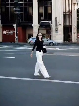 早秋一整套黑色长袖针织开衫宽松白色阔腿裤慵懒休闲时髦两件套装#时尚穿搭 #洋气上档次