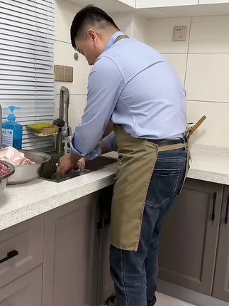 今天老公把在冰箱存了很久的猪棒骨和牛棒骨炖了,满满两大锅 #在家做美食 #太好吃了