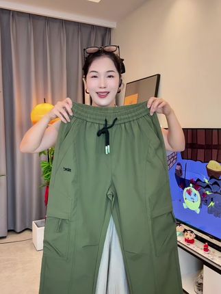 #工装裤 #时尚单品 #休闲裤 #潮流穿搭 #面料柔软舒适