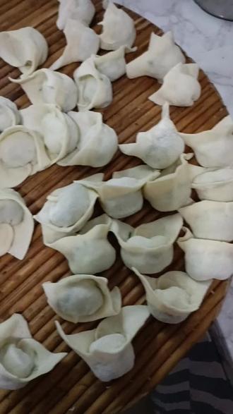 今天做的是猪肉蒲公英馅的水饺,蒲公英可以消炎去火,消肿止痛,建议大家多吃蒲公英对身体好!#蒲公英的高光时刻 #蒲公英泡水的功效