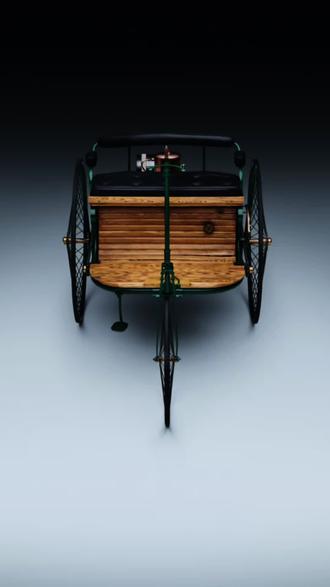 奔驰140岁生日,哪家的车企祝福海报最有创意#奔驰140周年 #奔驰 #车企