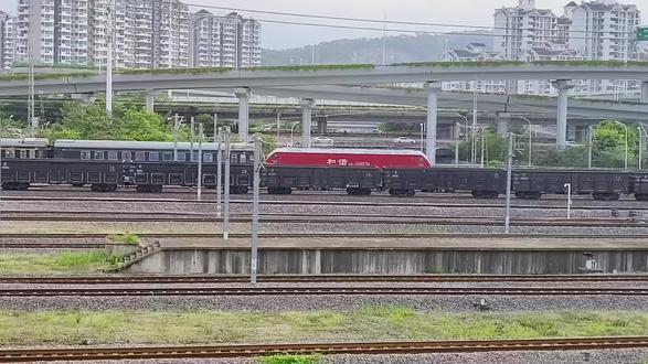 K1092次 福州-徐州 四车交汇DF5和G1756次 福州南-成都东#中国铁路