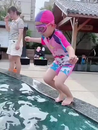 暑假,给孩子学游泳 的宝妈,孩子要用的大框泳镜 赶紧给孩子安排上吧#泳镜 #儿童泳镜