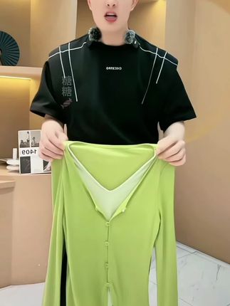【韩哥女装】2025秋冬新品嫩芽绿钉扣拼接高弹打底上衣10110-A7 #韩哥女装 #秋冬新品 #秋冬穿搭 #秋冬必备 #高弹打底上衣 @巨量千川 @左耳.