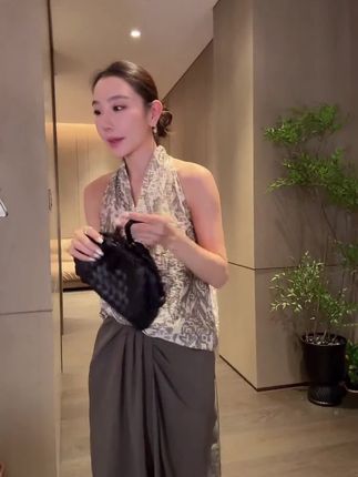 夏季新鲜上新,上身出片轻松拿捏#夏季穿搭 #穿搭分享 #女装