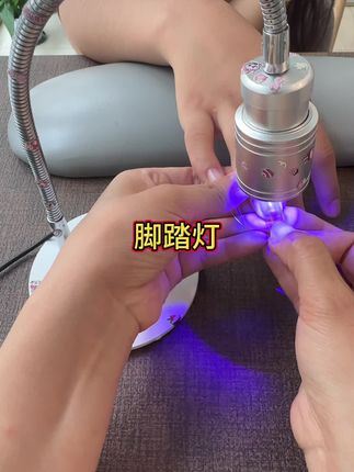 脚踏灯美甲一字灯#脚踏灯 #美甲一字灯 #美甲灯推荐