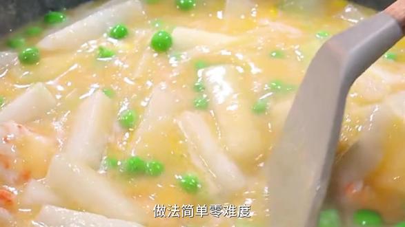 天气多变,给家人煮一锅这个汤吧!清淡滋补,鲜甜不腻,做法还特别简单!😋#养生汤 #冬瓜虾仁 #老中医食谱 #咸蛋黄酱 #家常美食