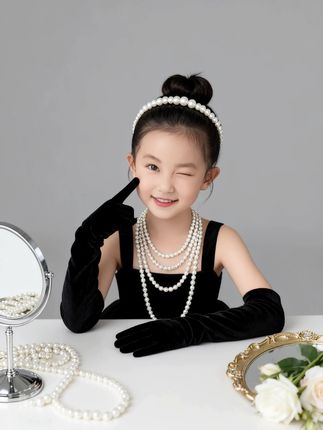 #玩法达人中心。今日上线一枚小公主。#看过来 #敲可爱 #助手抖音。