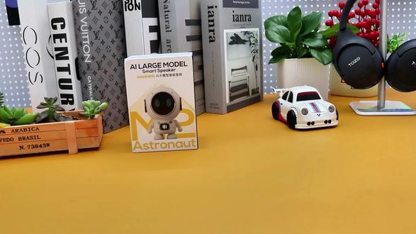 可听音乐,可聊天,可讲故事的智能机器人#MINI宇航员 #宇航员机器人 #智能机器人