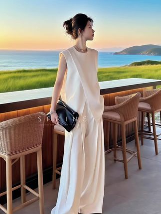 #夏季干净风穿搭 #毫不费力地打开初秋穿搭 #一击即中的夏日穿搭 #夏日穿搭小心机 #被路人问爆的夏日度假ootd