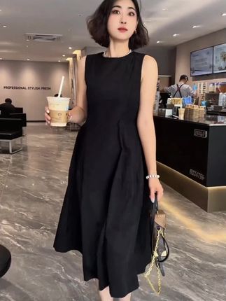 花苞白色无袖背心连衣裙2025夏季新款小个子黑色通勤收腰显瘦长裙#好物推荐🔥 #裙子穿搭 #裙子