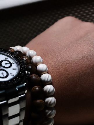 猛犸「玄云☁️」正式发售 又一款雕刻类手串 白色系是不是你的菜 #珠宝首饰 #盘串 #手串 #文玩